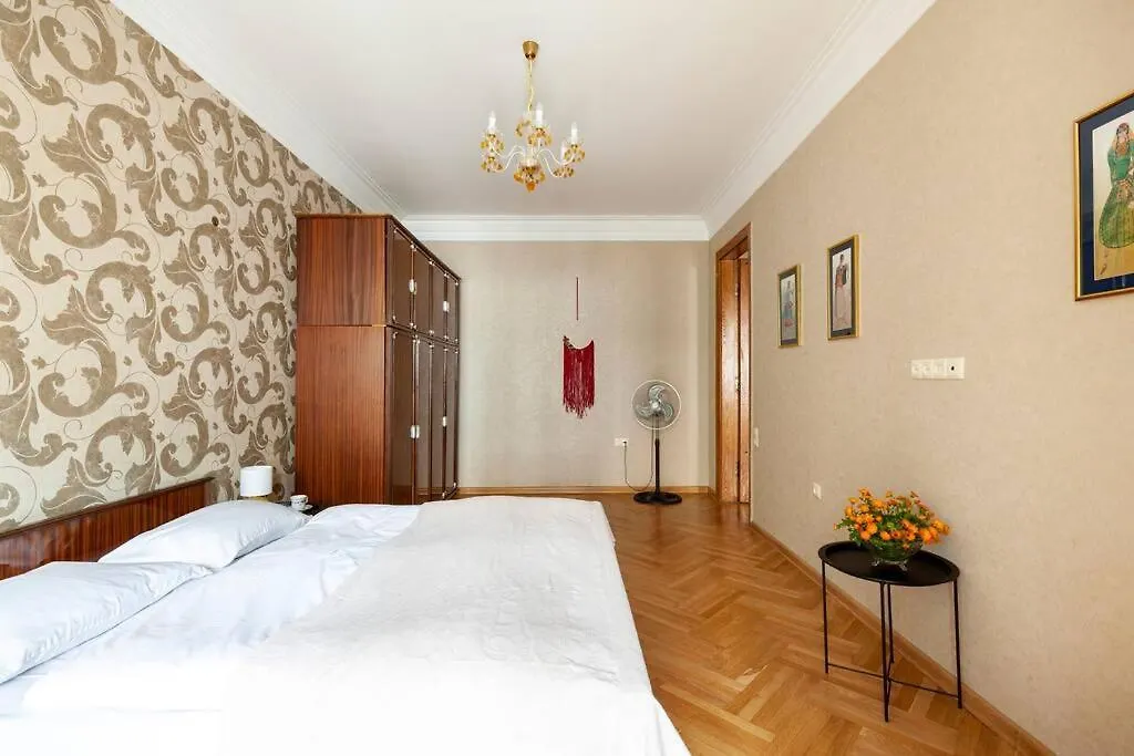 Cozy Apart W/Ac & Free Parking In The Town Center Tiflis Daire